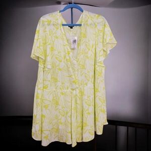 #112 - Torrid Georgette Twist Flutter Sleeve Blouse NWT size 5X